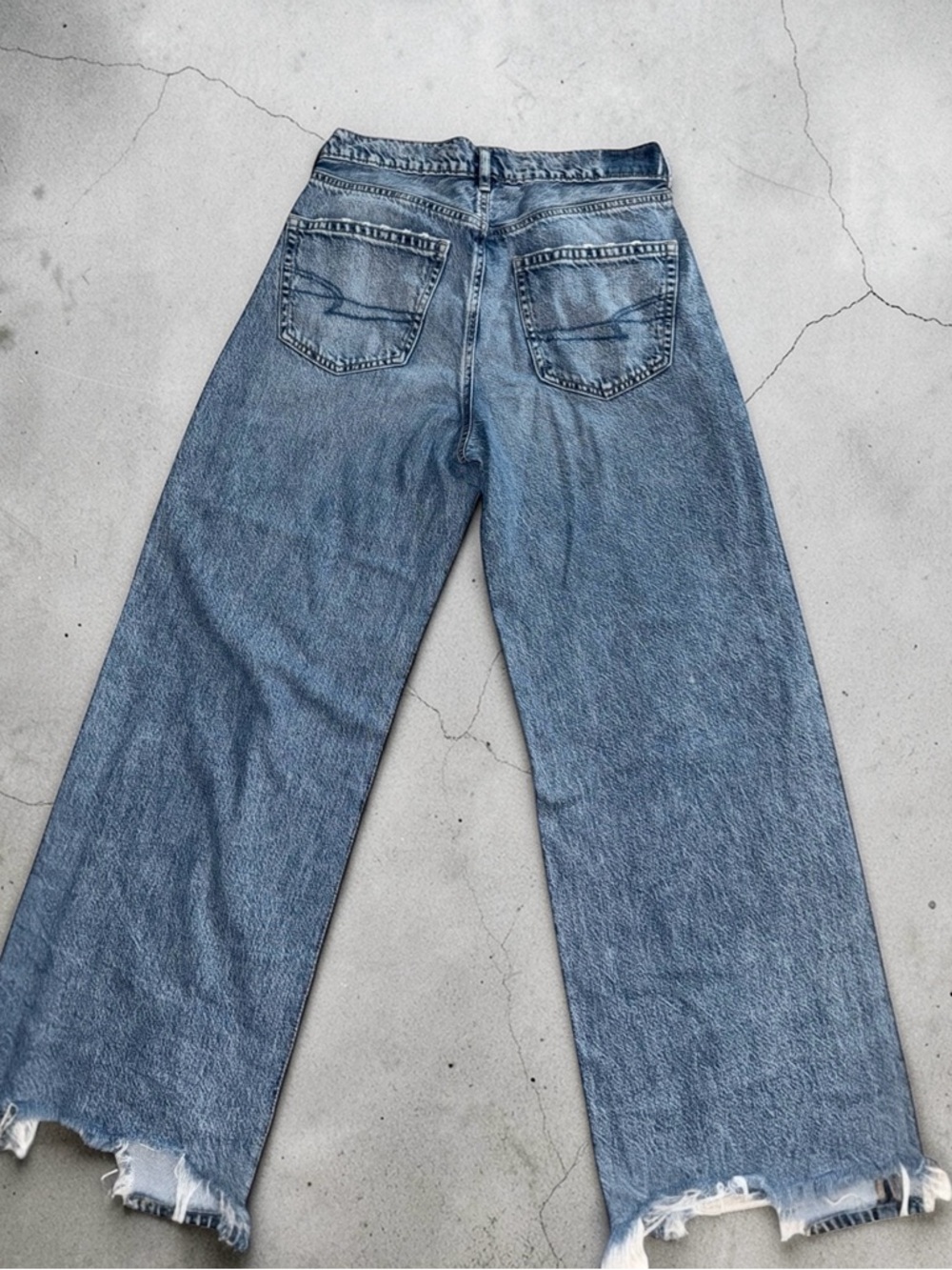American Eagle Women’s Super High Rise Baggy Wide Leg Denim Jeans